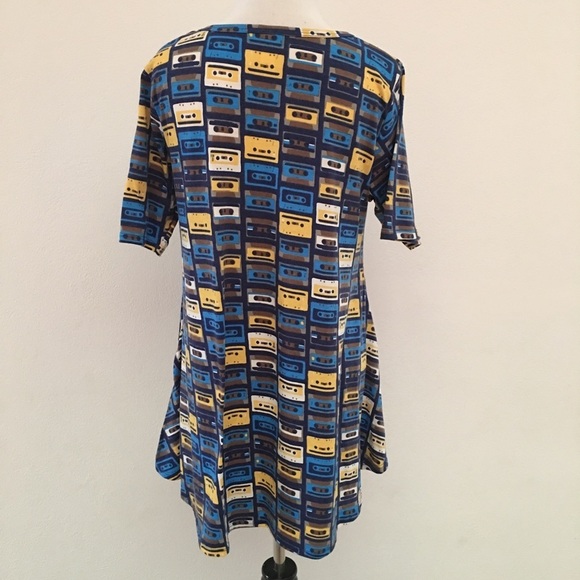 LulaRoe Blue Classic T Cassette Shirt size S - Picture 4 of 6